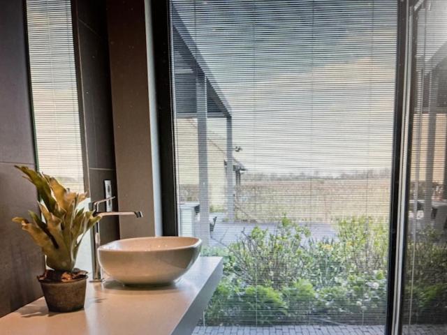 Schravenhoek Met Indoorzwembad En Sauna Veurne Eksteriør billede